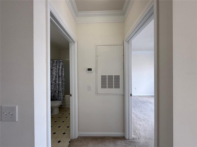 Building Photo - 8801 Villa View Cir