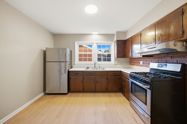 Building Photo - 1210 Pansy St