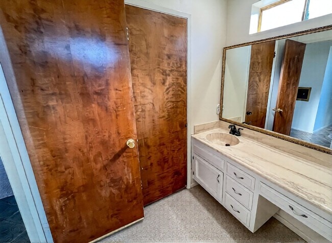 Building Photo - 1618 Square Foot Tri-Level Home in Cayucos with Ocean Views