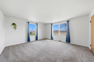 Building Photo - 6632 Errick Rd