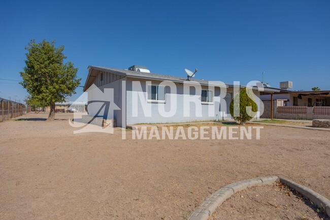 Building Photo - Great Home Located in Eloy at a Great Price!