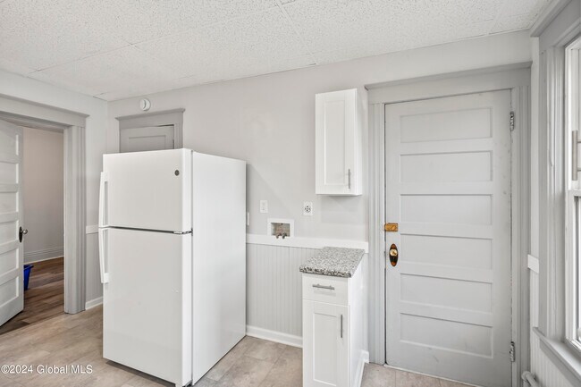 Building Photo - 776 Pawling Ave