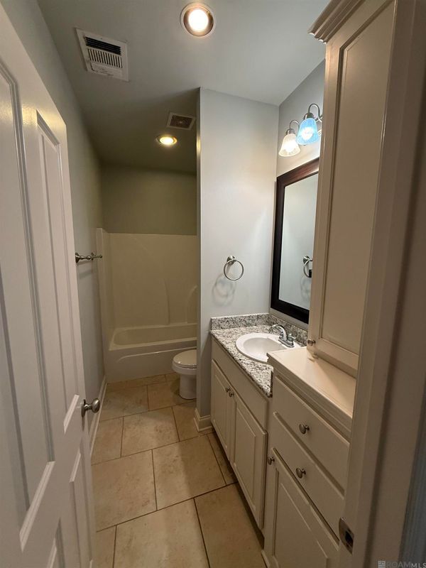 Building Photo - 8017 Seville Ct