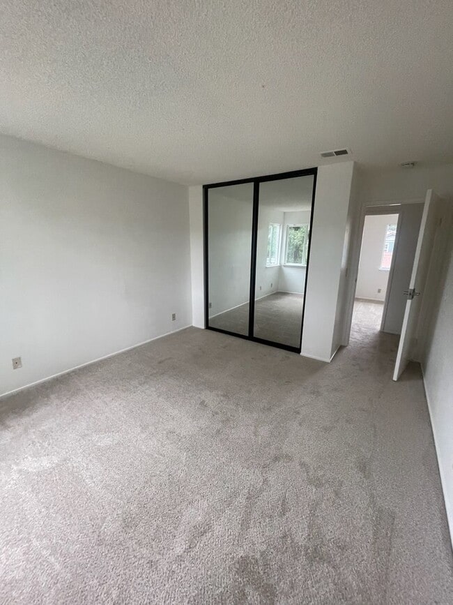 Building Photo - 1816 Shirley Dr