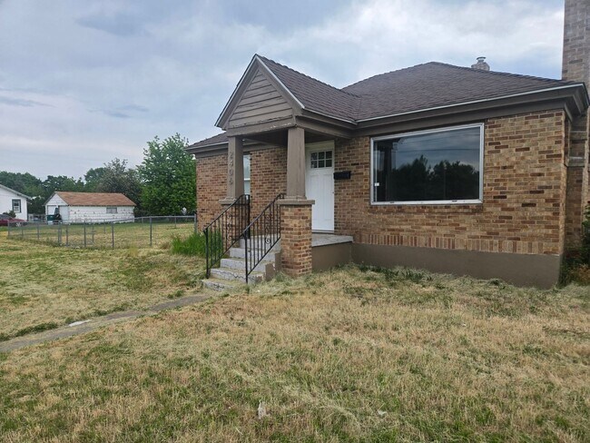 Building Photo - 3 Bedroom - 2 Bath Home in Spokane Valley