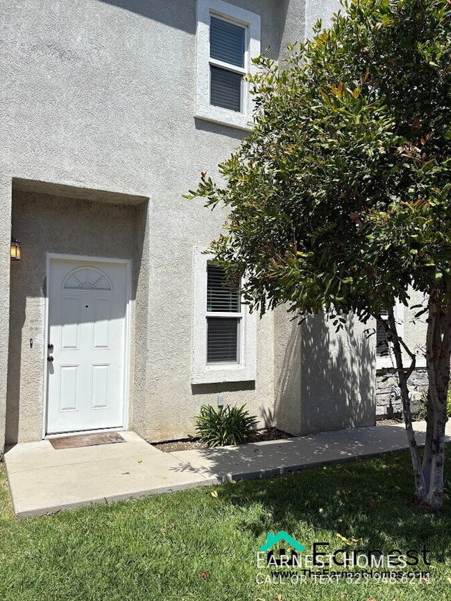 Building Photo - 20300 Vanowen St