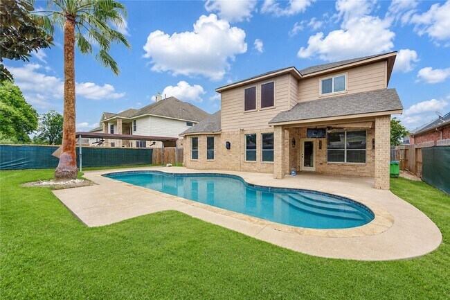 Building Photo - 17415 Elverson Oaks Dr