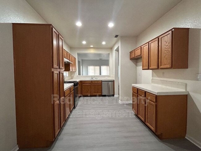 Building Photo - 3577 Santiago Ave