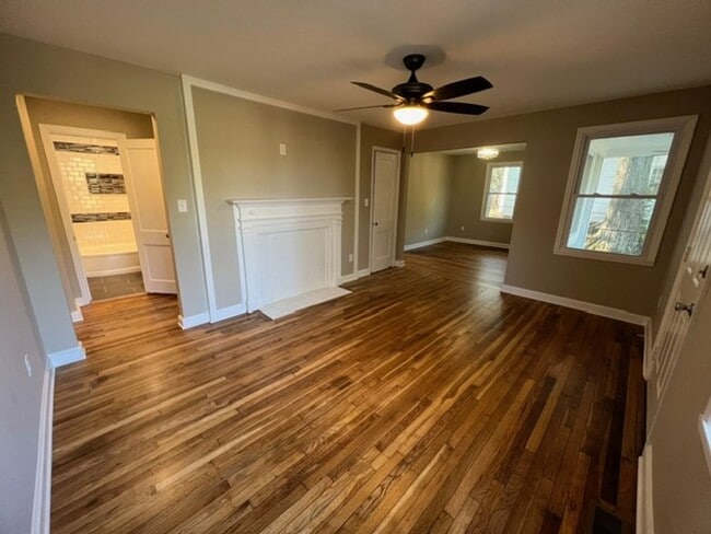 Building Photo - Cozy 2 bedroom 1 bath house!
