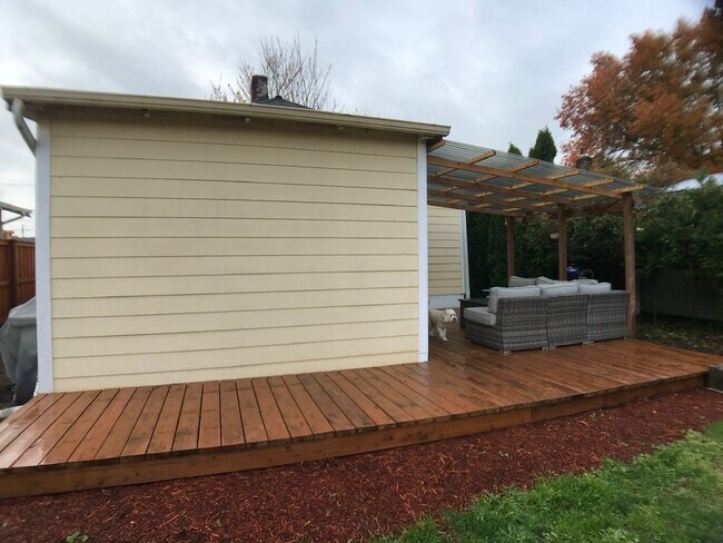 Building Photo - Charming remodeled Bungalow - 2 Bedrooms 1 Bath, 1,104 Sq. Ft.