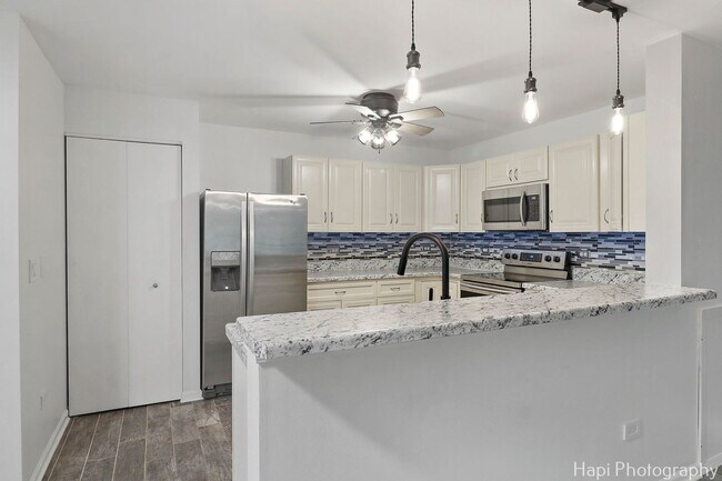 Building Photo - 2313 Silverstone Dr