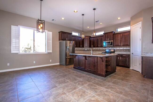 Building Photo - 4 Bedroom Home in Granville