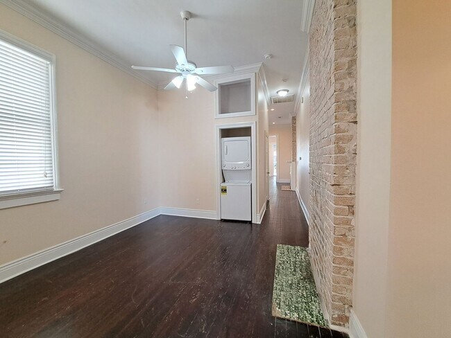 Building Photo - 3216 Bienville St