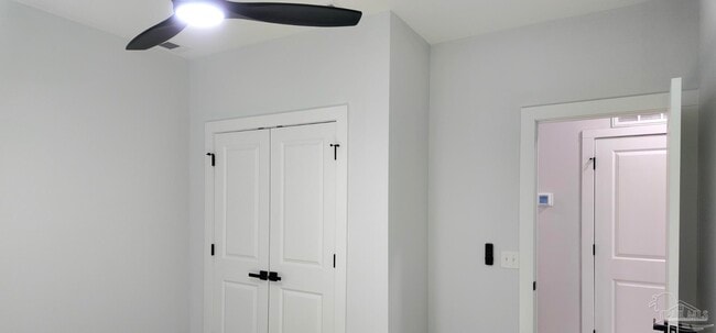 Building Photo - 309 N Pace Blvd