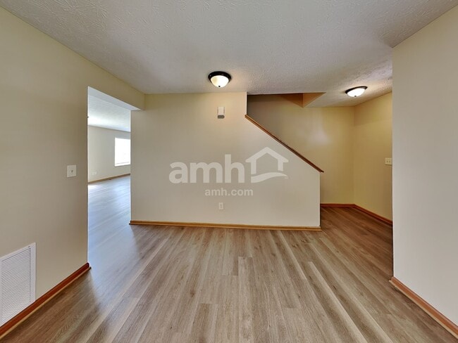 Building Photo - 2194 Dry Ridge Ct