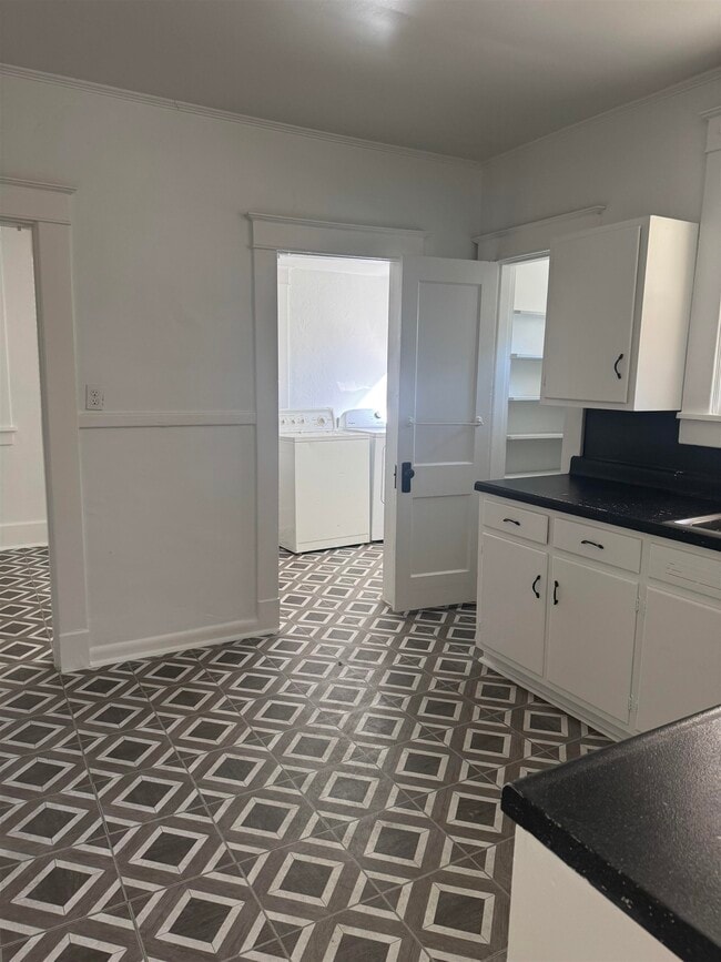 Building Photo - 20 S Auburndale St