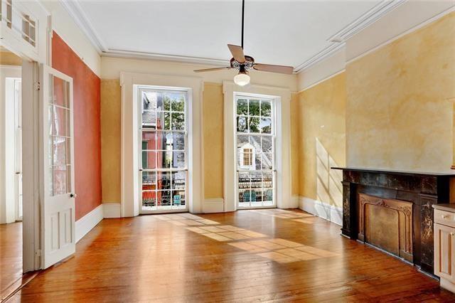 Building Photo - 824 Royal St