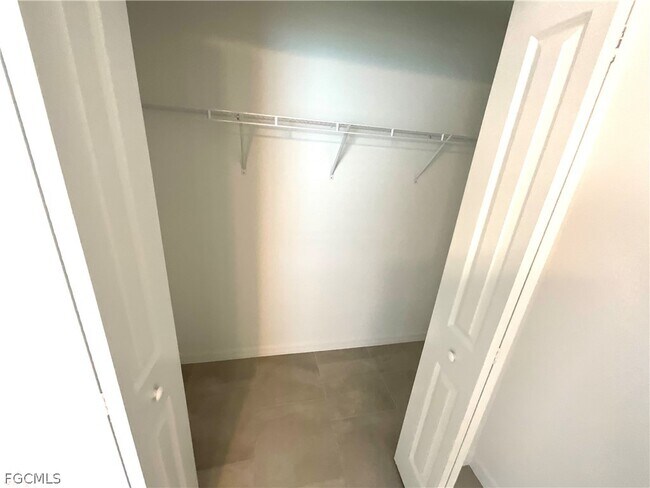 Building Photo - 3905 Treasure Oak Wy