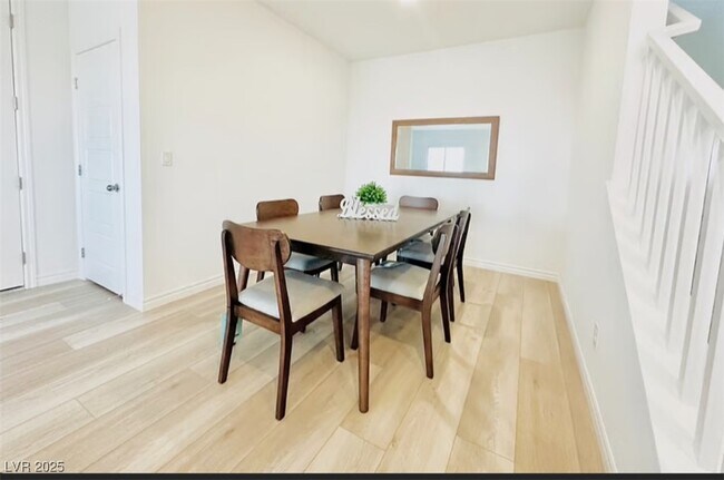 Building Photo - 600 Carriage Hill Dr