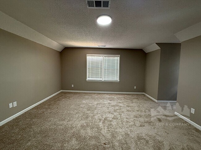 Building Photo - Welcome to your dream home in the heart of...