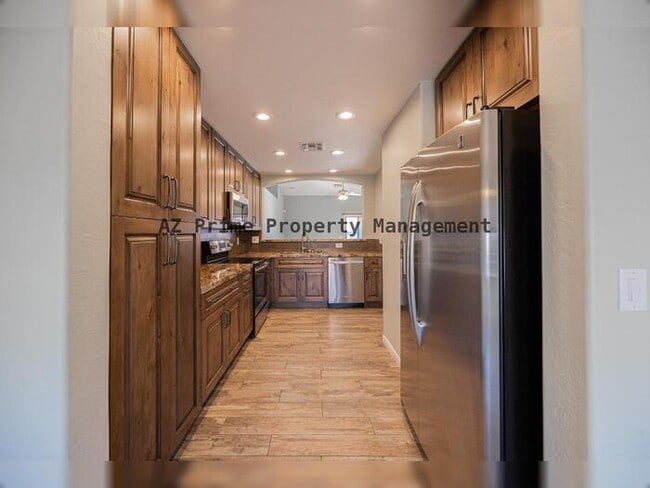 Building Photo - 1633 E Beautiful Ln