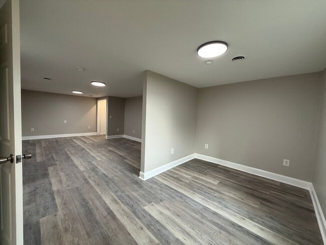 Building Photo - Old Tusculum Rd Apartments