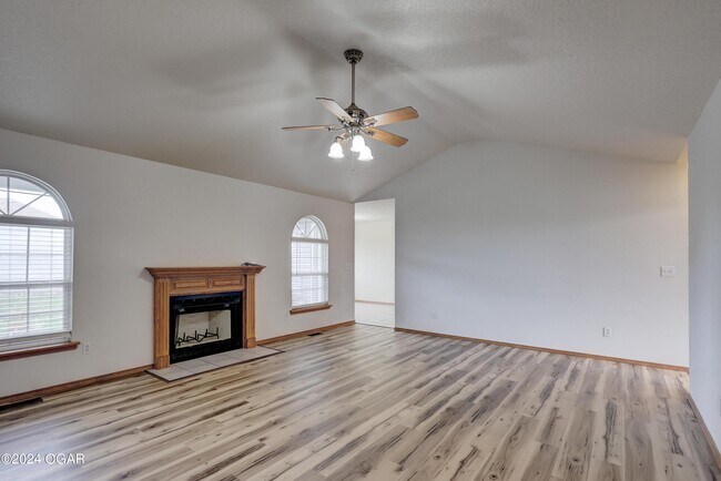 Building Photo - 4231 W 28th St