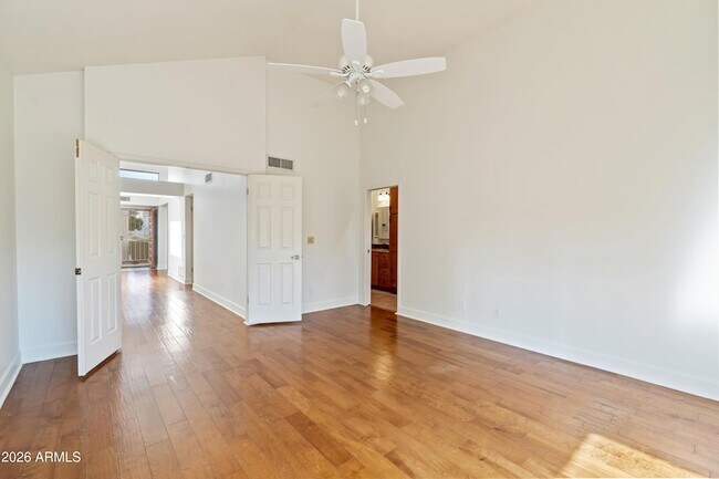 Building Photo - 10077 E Calle De Cielo Cir