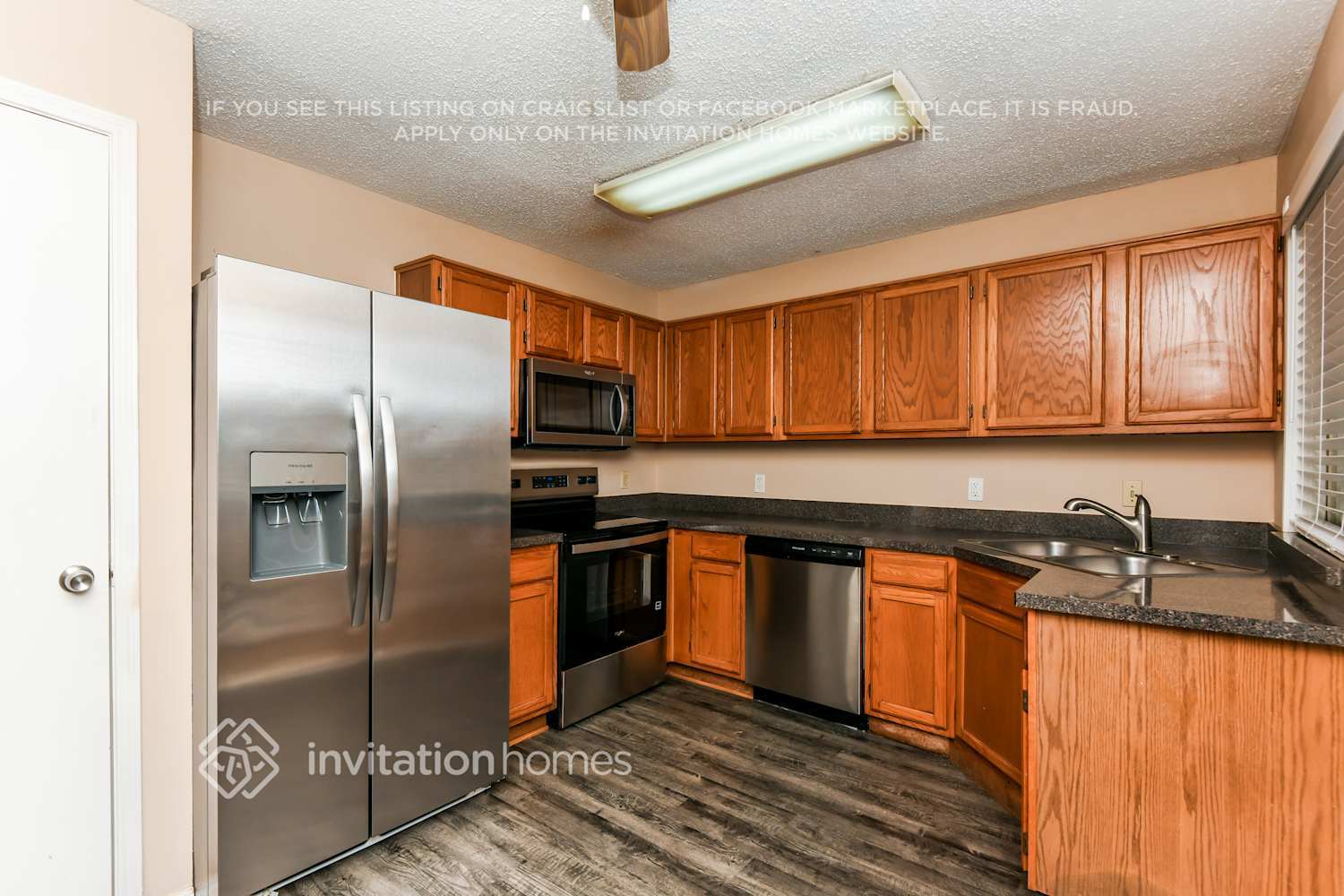 Building Photo - 3805 Waxwing Cir S