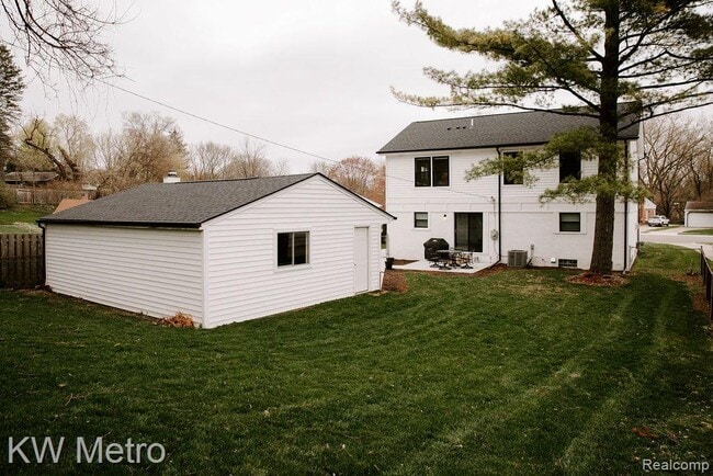 Building Photo - 973 Allen Dr
