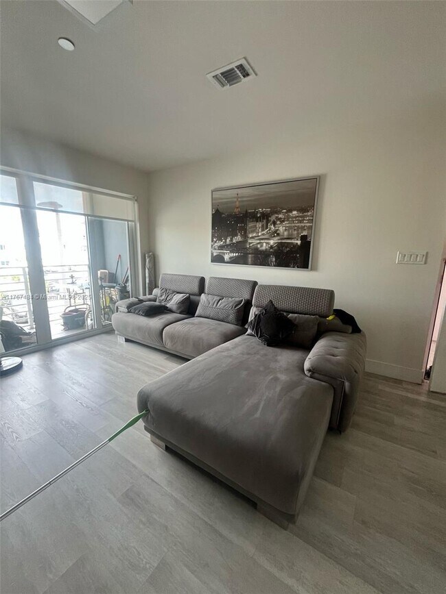 Building Photo - 2 bedroom in Aventura FL 33180