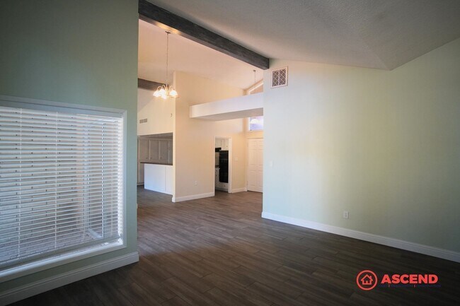 Building Photo - Phenomenal Home Located In Gated Community!