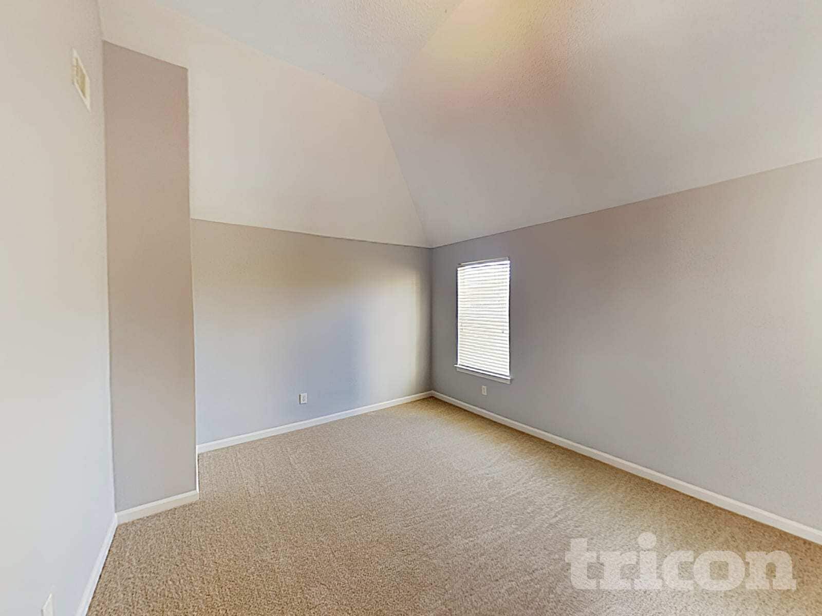 Building Photo - 1005 Maris Ln