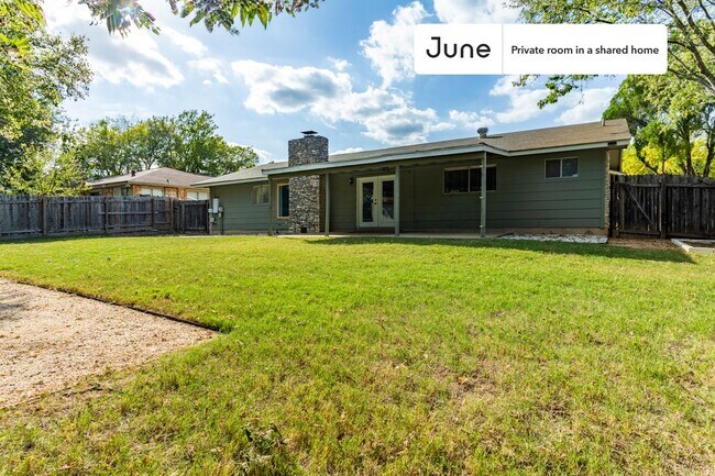 Building Photo - Room in Shared 4 bed/2 bath home