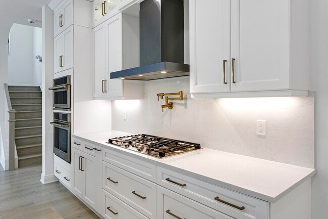 Building Photo - 13450 Artisan Cir