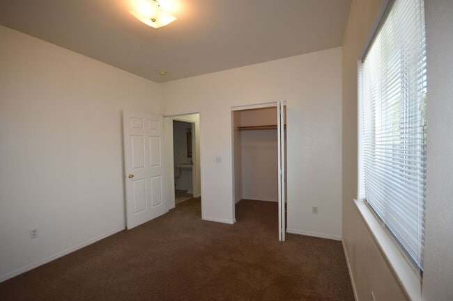 Building Photo - Cozy Pet-Friendly Rental in a Quiet Kennew...