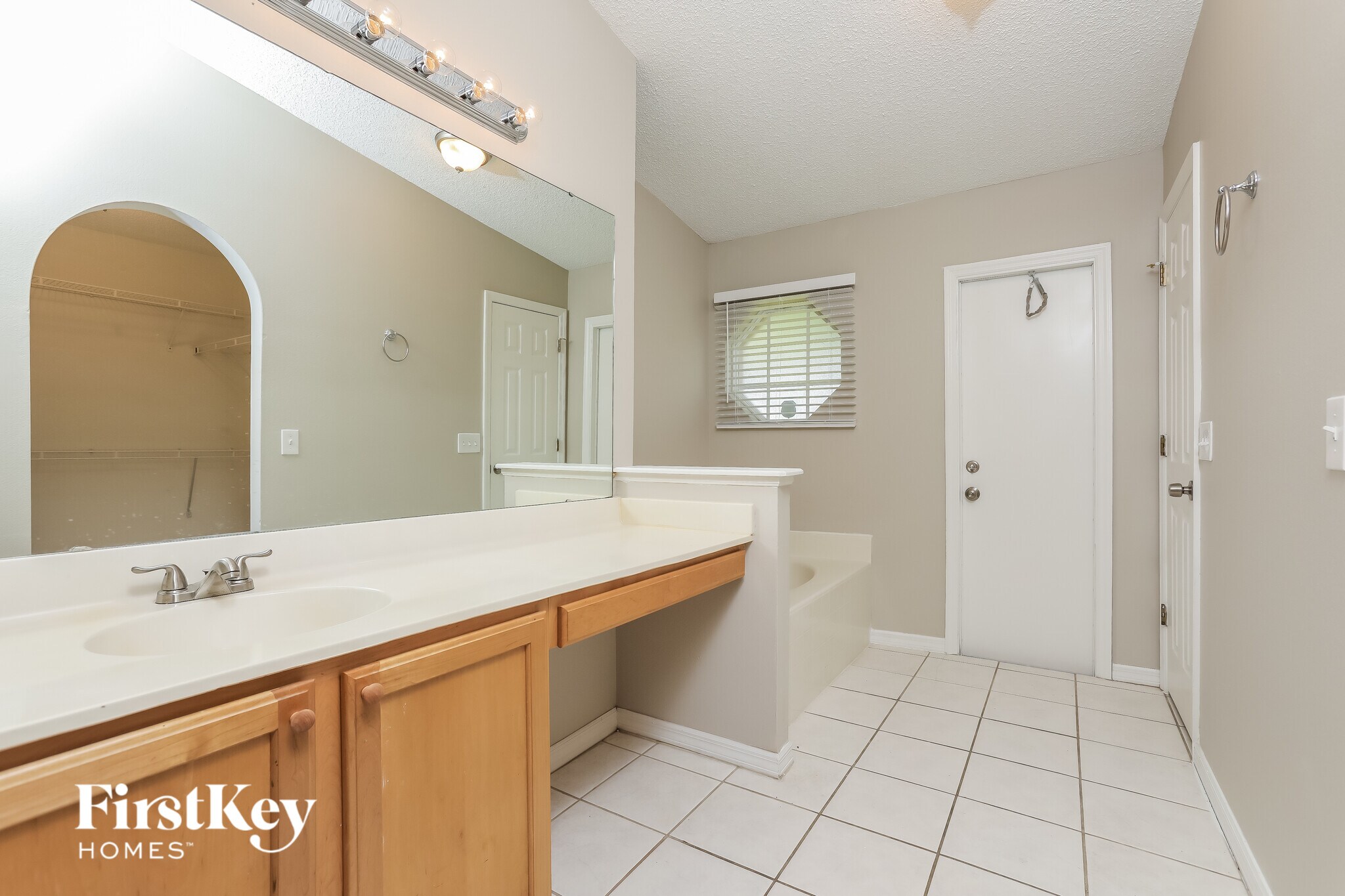 Building Photo - 2539 Quail Park Terrace