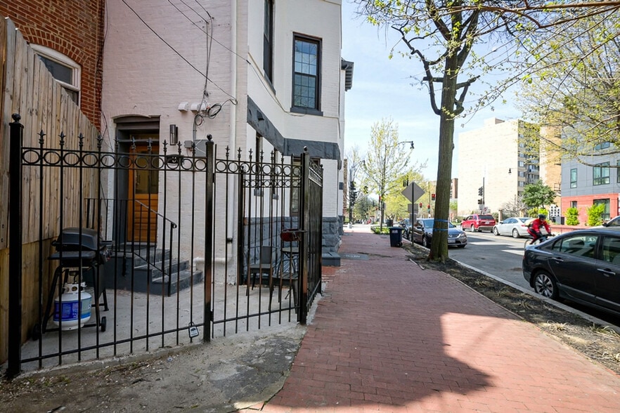 Building Photo - 1448 Florida Ave NW