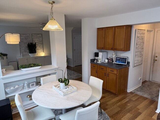 Building Photo - 2727 Borkshire Ln