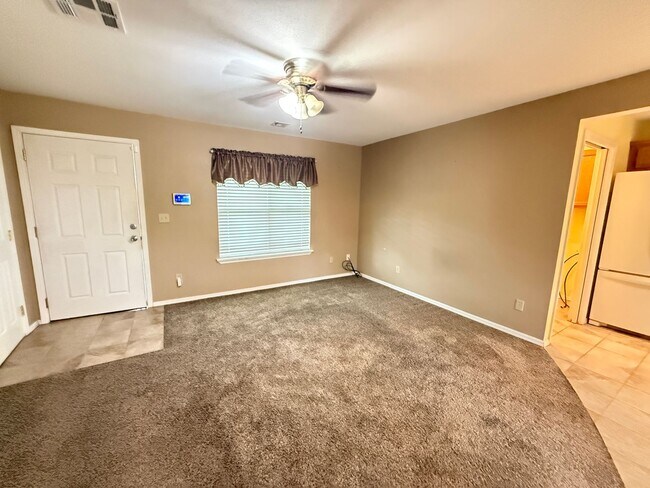 Building Photo - Kellysville 2 bedroom Plenty of Parking, Large fenced yard