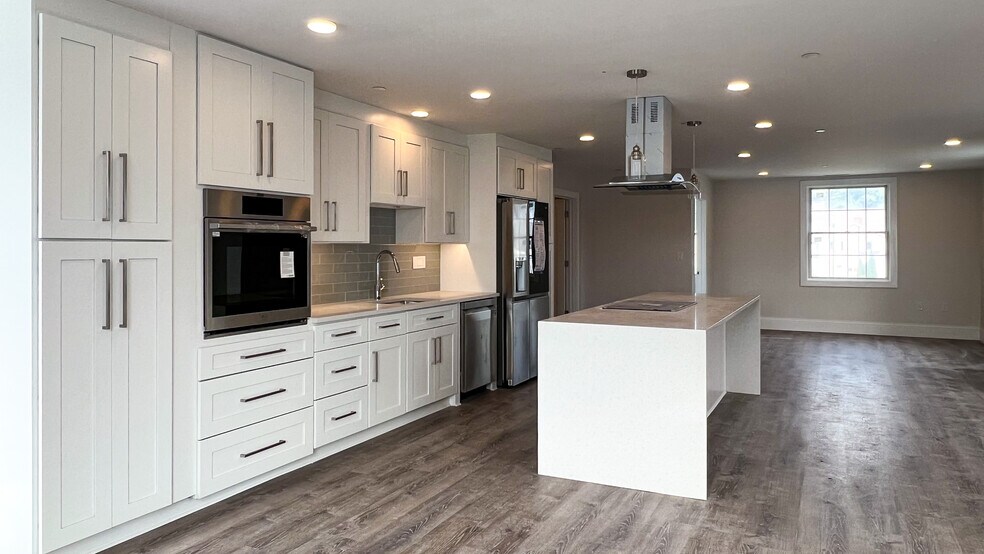 Building Photo - 131 Cambridge St