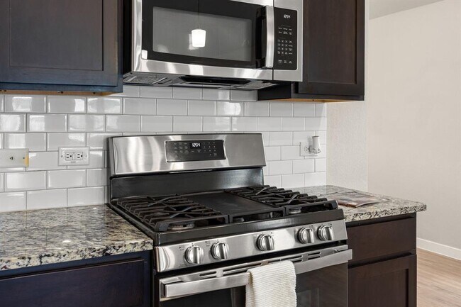 Building Photo - 21618 Coral Mist Dr