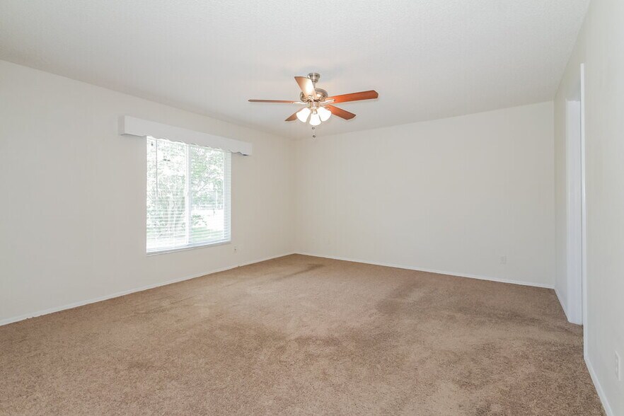 Building Photo - 2877 48th Way E