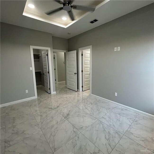 Building Photo - 2108 E Viviana St