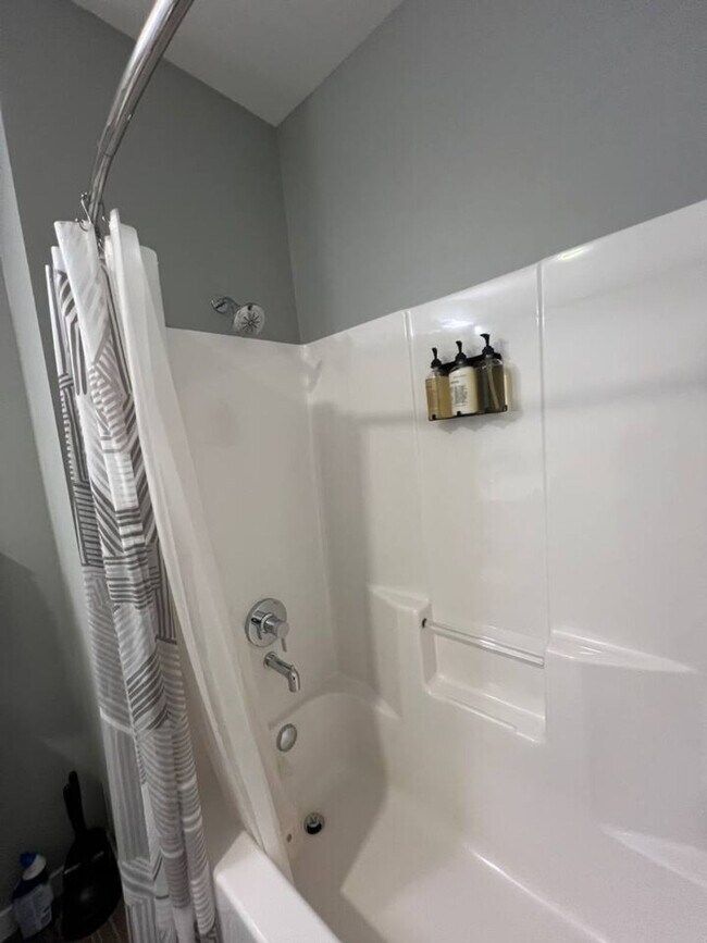 Building Photo - 1717 22nd Ave