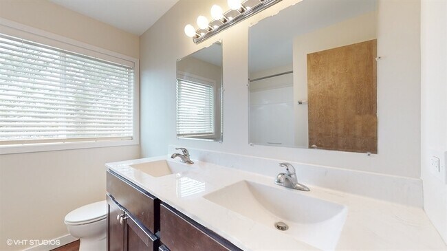 Building Photo - 29W542 Country Ridge Dr