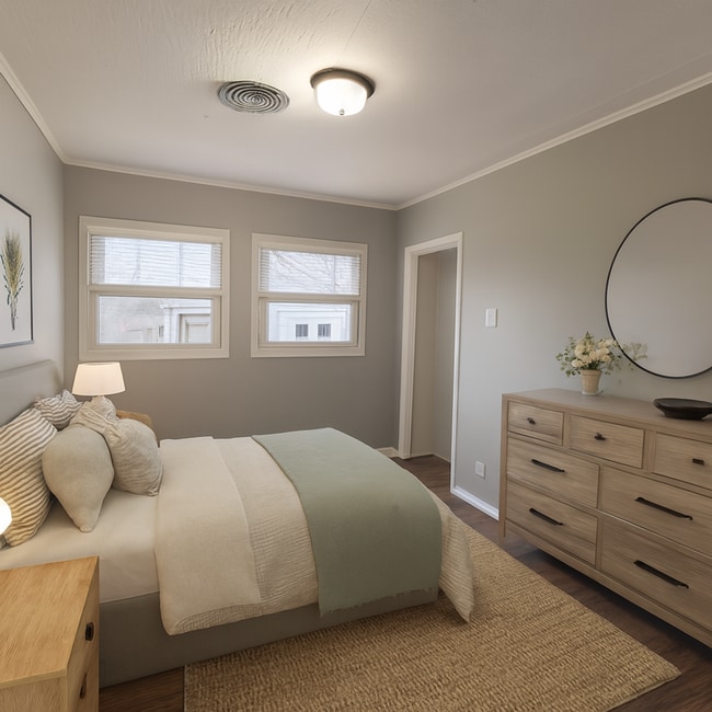 Building Photo - Charming 3-Bedroom Home – Modern, Clean & Carpet-Free!