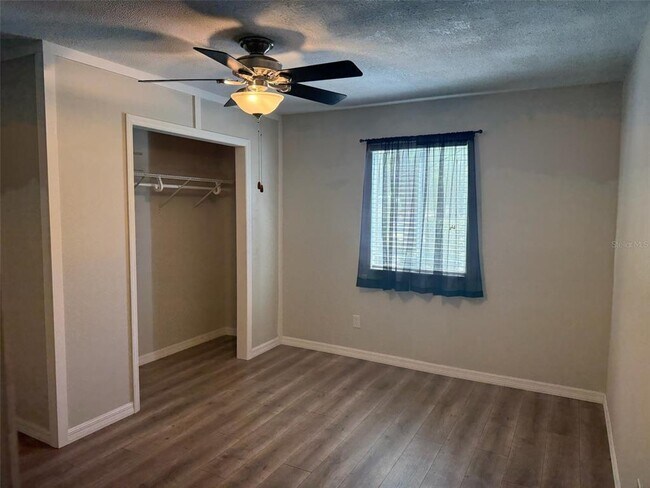 Building Photo - 6519 W Newberry Rd