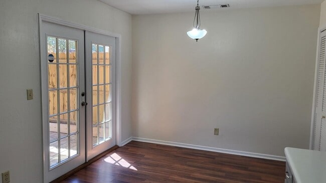 Building Photo - 226 Pelham Rd