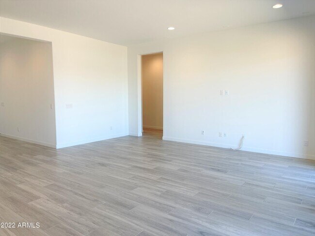 Building Photo - 4018 W la Mirada Dr